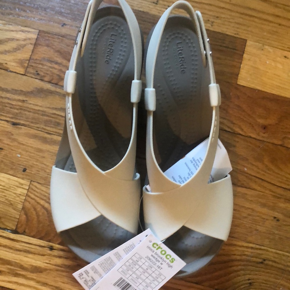 Crocs women’s Brooklyn high wedges